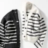 Dames kort vestje van Souffle Yarn | Gestreepte | V-hals