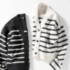 Dames kort vestje van Souffle Yarn | Gestreepte | V-hals
