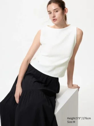 Dames T-shirt zonder mouwen met gerimpelde boord en boothals