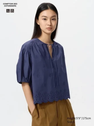 Damesblouse met borduursels en halflange mouwen