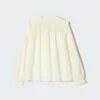 Lichte katoenen blouse met plooien voor dames