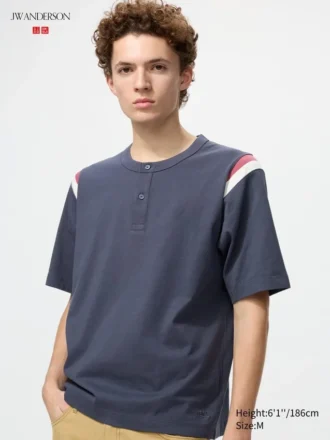 Unisex T-shirt met henley-hals