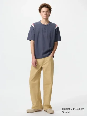 Unisex T-shirt met henley-hals
